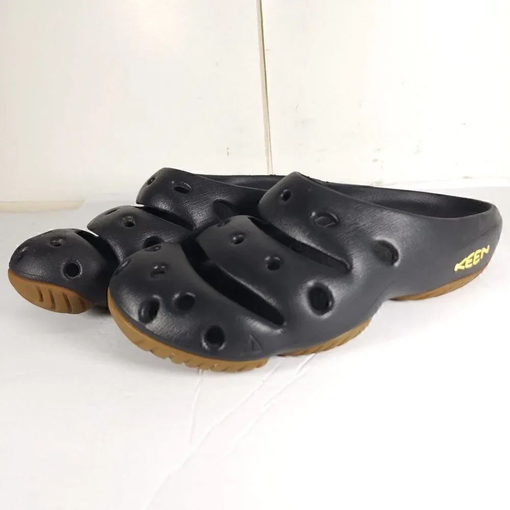 Keen Yogui Arts Black Slip On Slide Sandals Men's 9 Women's 11